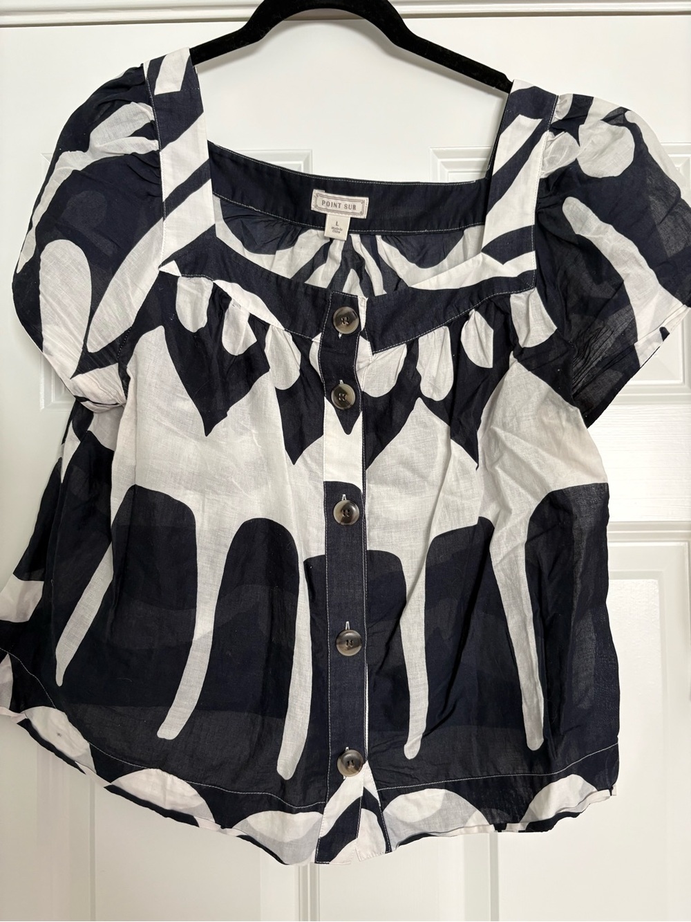 Point Sur Navy & White Button-Front Puff Sleeve Blouse